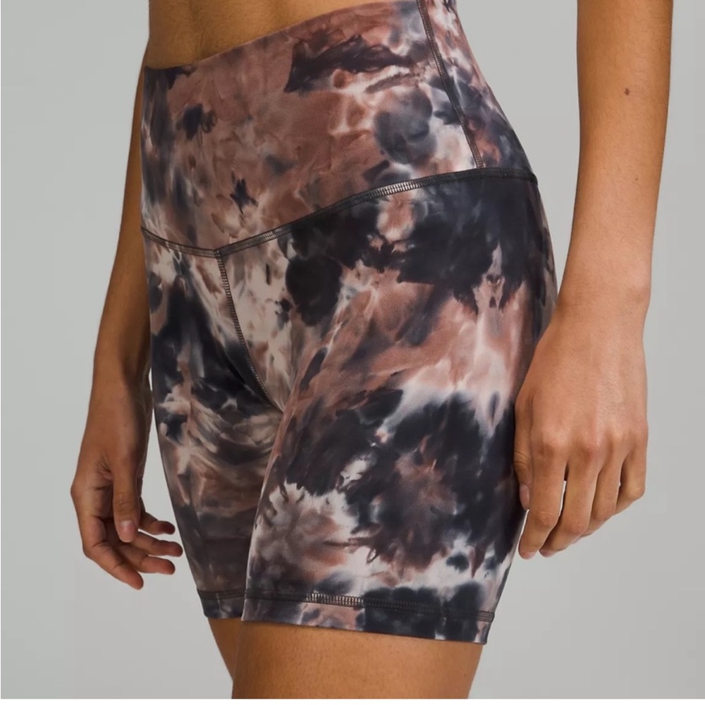 lululemon Align High-Rise Short 8” Diamond Dye Seashell Smoky print size 4